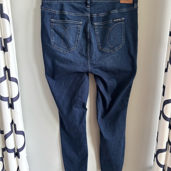 NWT Calvin Klein Women's Plus Size Hi Rise Skinny Denim, 16W - Picture 5 of 8